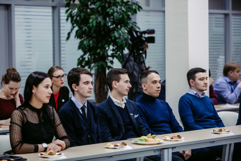 Rector Ilshat Gafurov and young scientists discussed results of 2019 and plans for the future