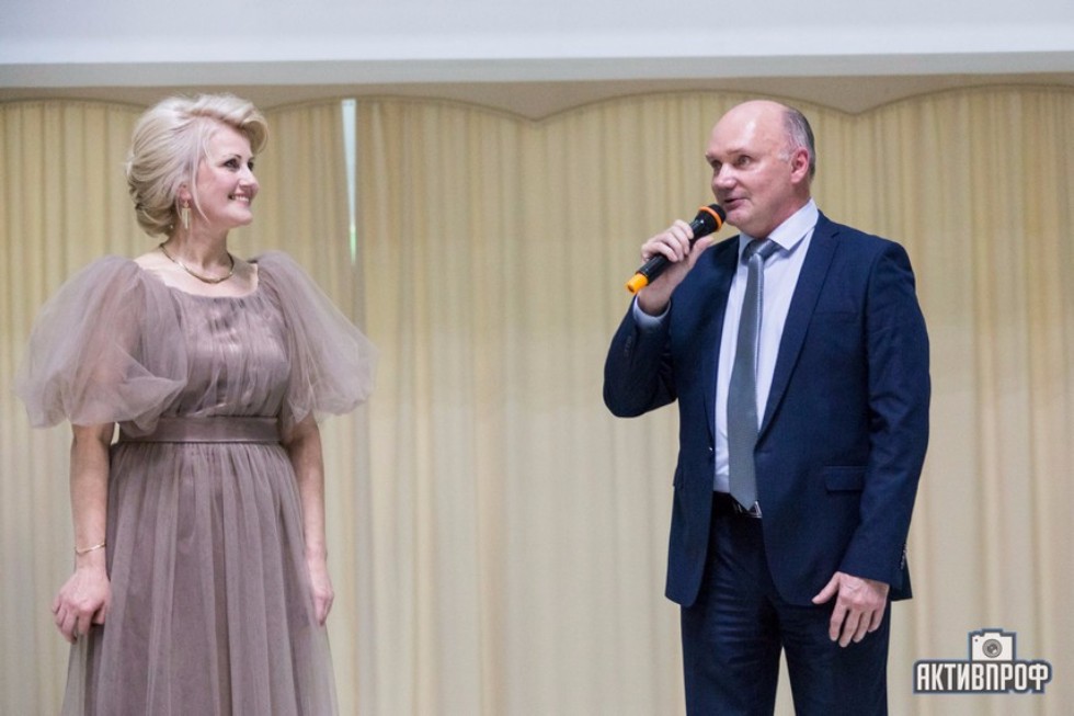 Торжественный бал в честь Дня рождения университета прошел в Елабужском институте КФУ Торжественный бал в честь Дня рождения университета прошел в Елабужском институте КФУ