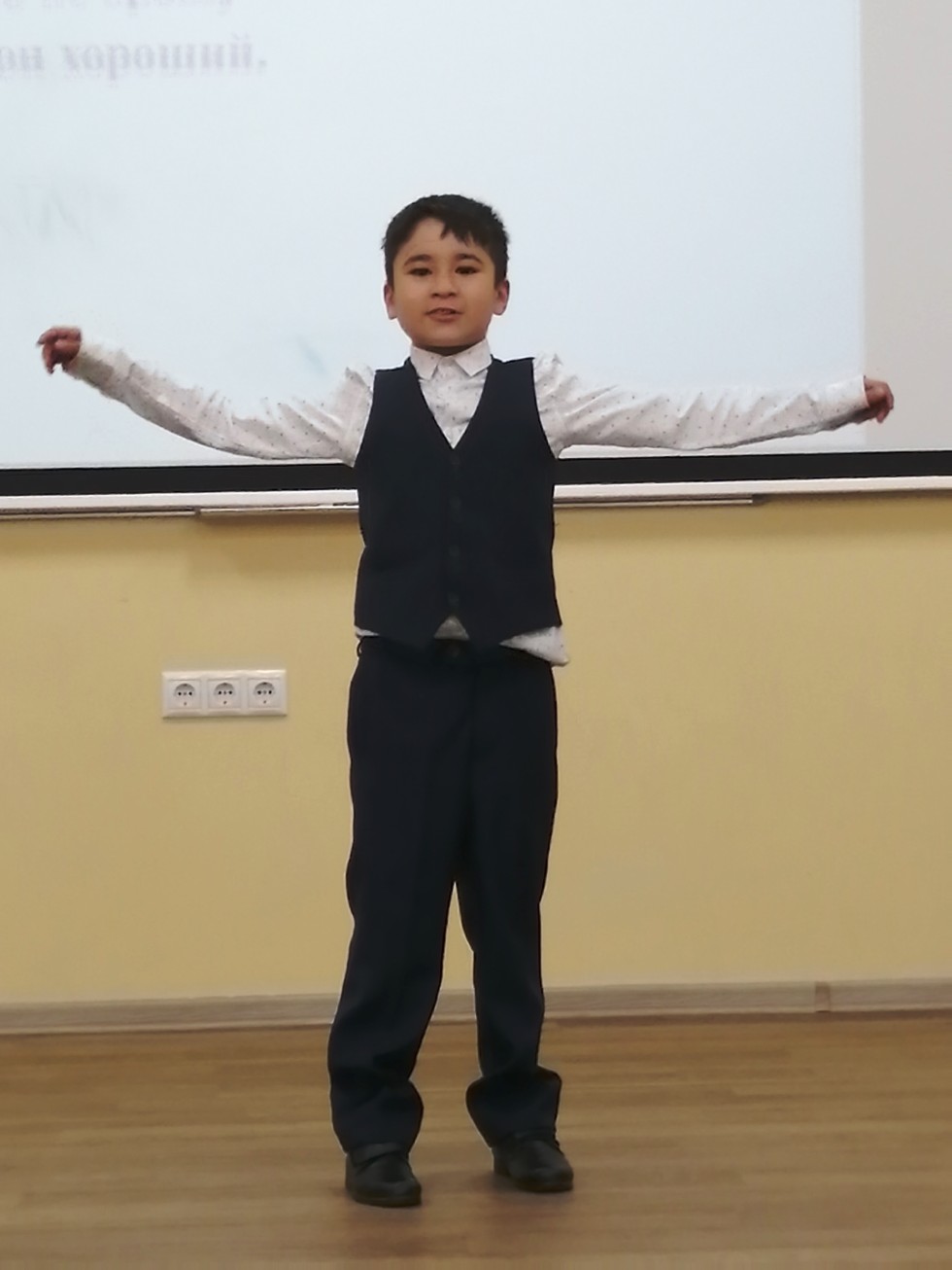 Детский театр КФУ 'Радуга' готовится к новогоднему спектаклю о Буратино Детский театр КФУ 'Радуга' готовится к новогоднему спектаклю о Буратино