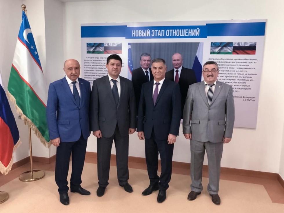 Ильшат Рафкатович Гафуров прибыл с рабочим визитом в Узбекистан Ильшат Рафкатович Гафуров прибыл с рабочим визитом в Узбекистан