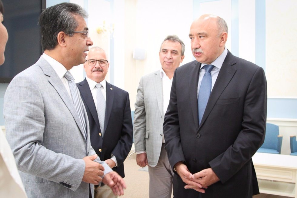 Chairman of the Yunus Emre Institute Hayati Develi Visits KFU