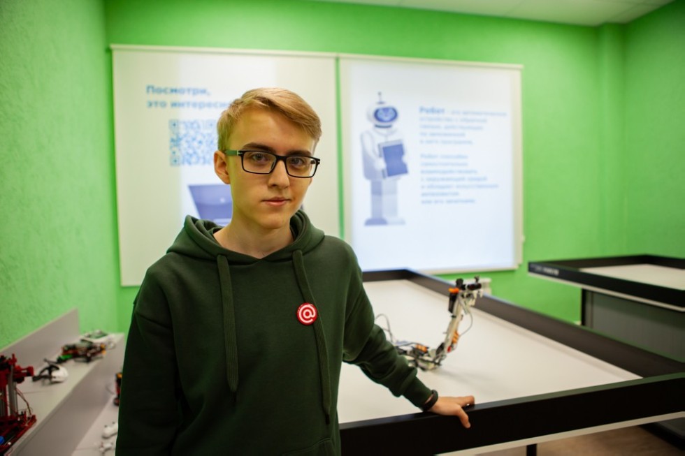 ����������