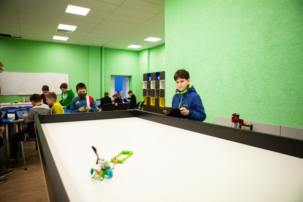 ����������