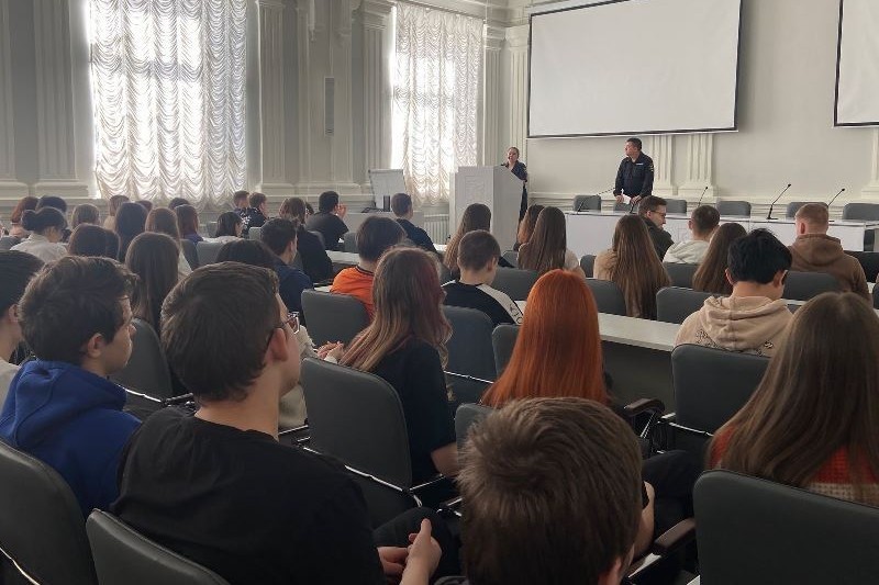 Встреча студентов колледжа Елабужского института КФУ с сотрудниками полиции Встреча студентов колледжа Елабужского института КФУ с сотрудниками полиции