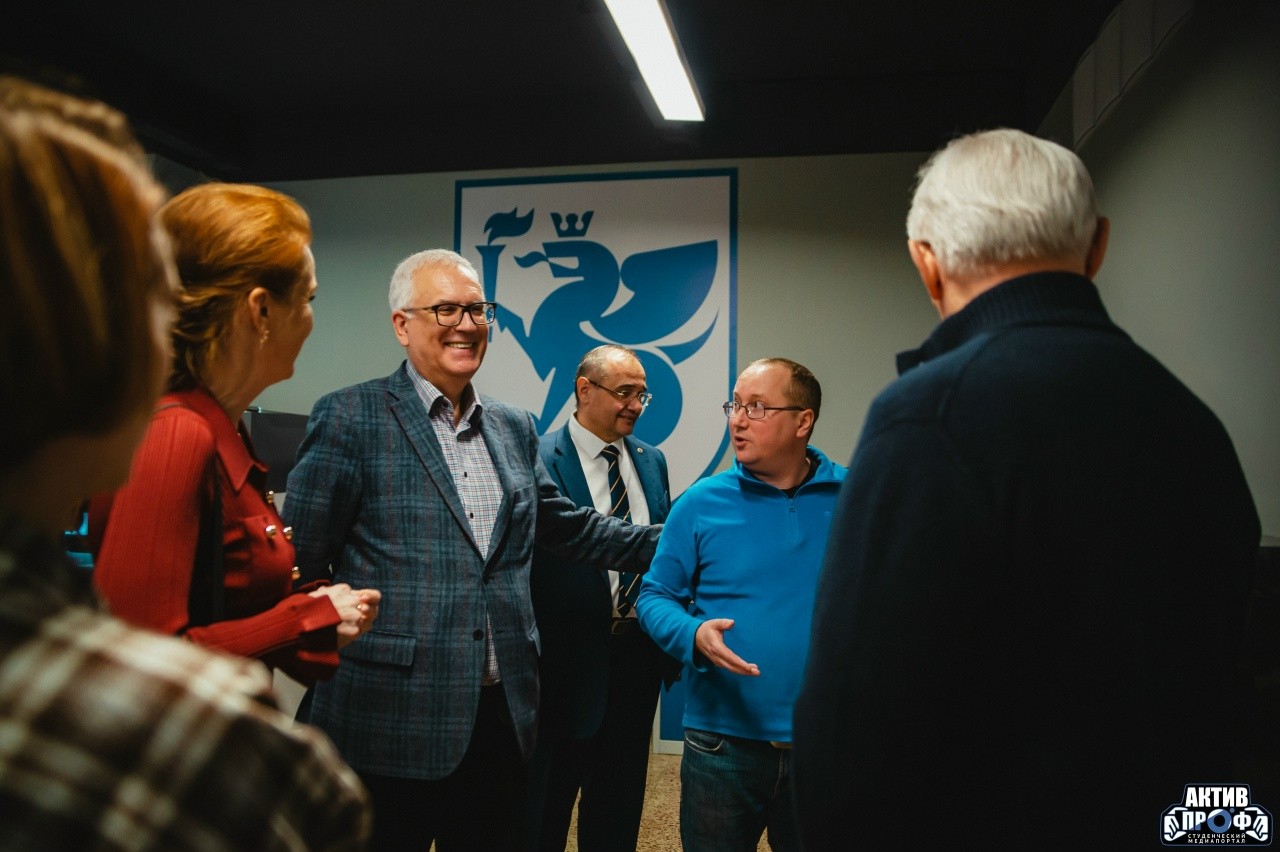 � ,��� &laquo;����� ���� ���&raquo;, ��� &laquo;�����&raquo;