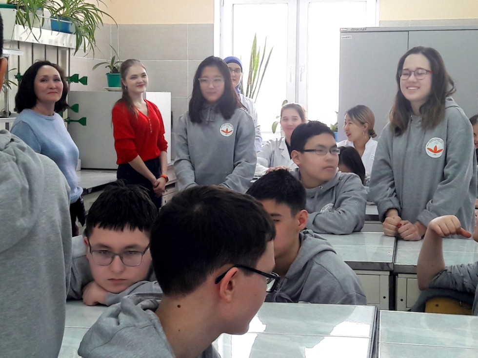 Физико-технический лицей им. В.П. Ларионова г. Якутска Республики Саха (Якутия) в Химическом институте им. А.М. Бутлерова. Физико-технический лицей им. В.П. Ларионова г. Якутска Республики Саха (Якутия) в Химическом институте им. А.М. Бутлерова.