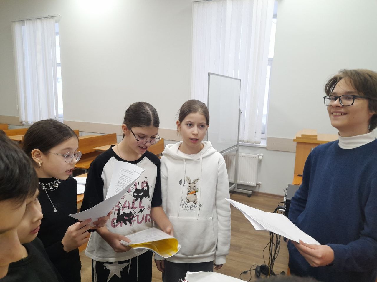 Юные актеры детского театра КФУ 'Радуга' репетируют спектакль 'Маленький принц' Юные актеры детского театра КФУ 'Радуга' репетируют спектакль 'Маленький принц'