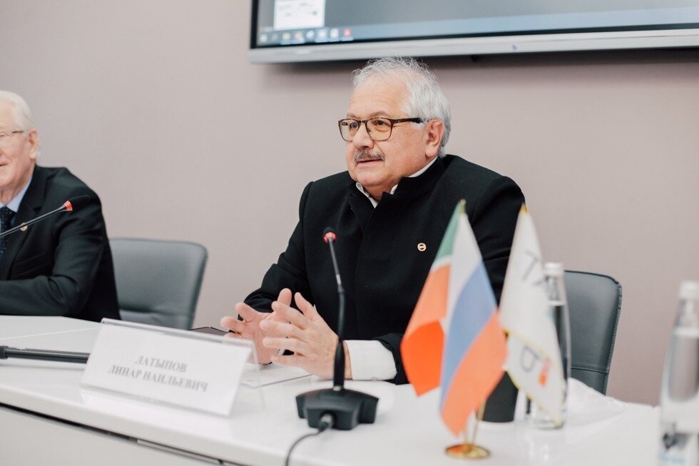 Институт международных отношений совместно с СНК Институт международных отношений совместно с СНК