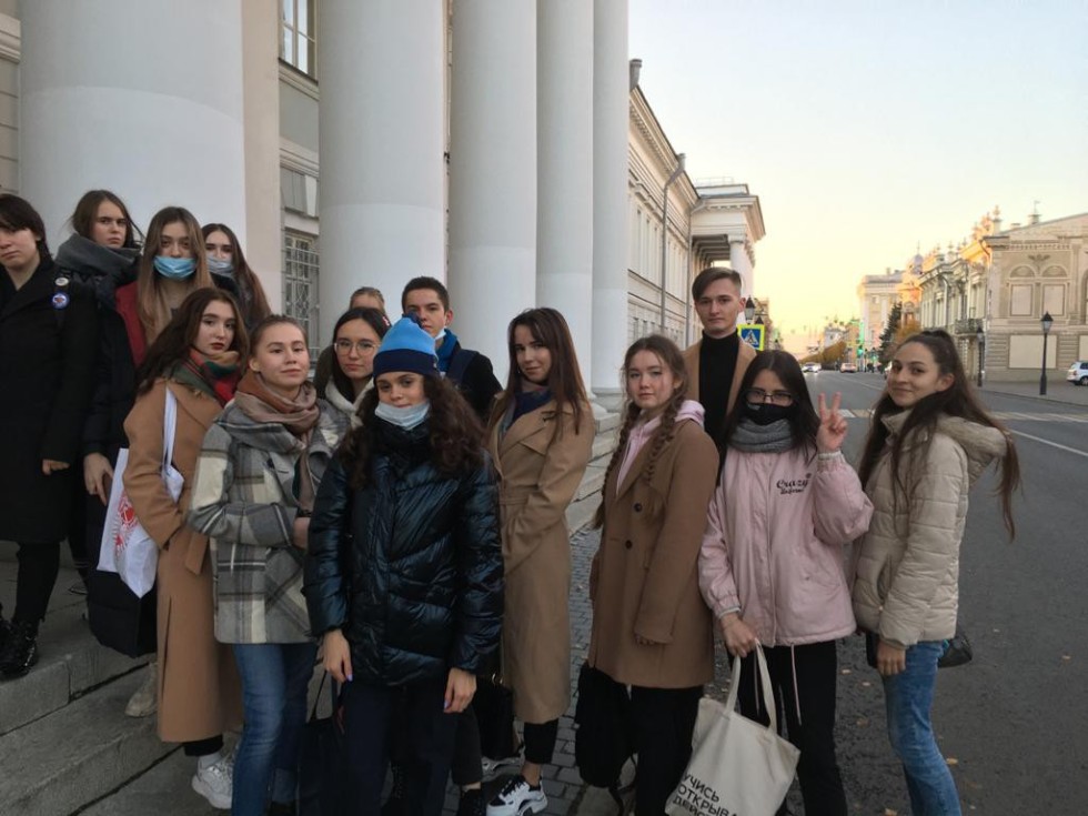 Знакомство с миром университетского двора для культурологов Знакомство с миром университетского двора для культурологов