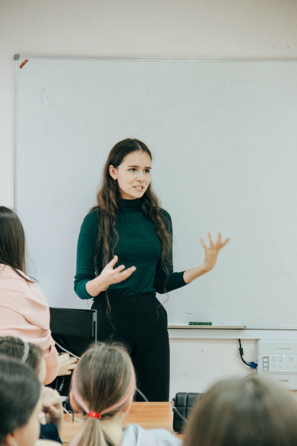 Будущее за нами: состоялась встреча с будущими студентами в рамках кинопоказа Будущее за нами: состоялась встреча с будущими студентами в рамках кинопоказа