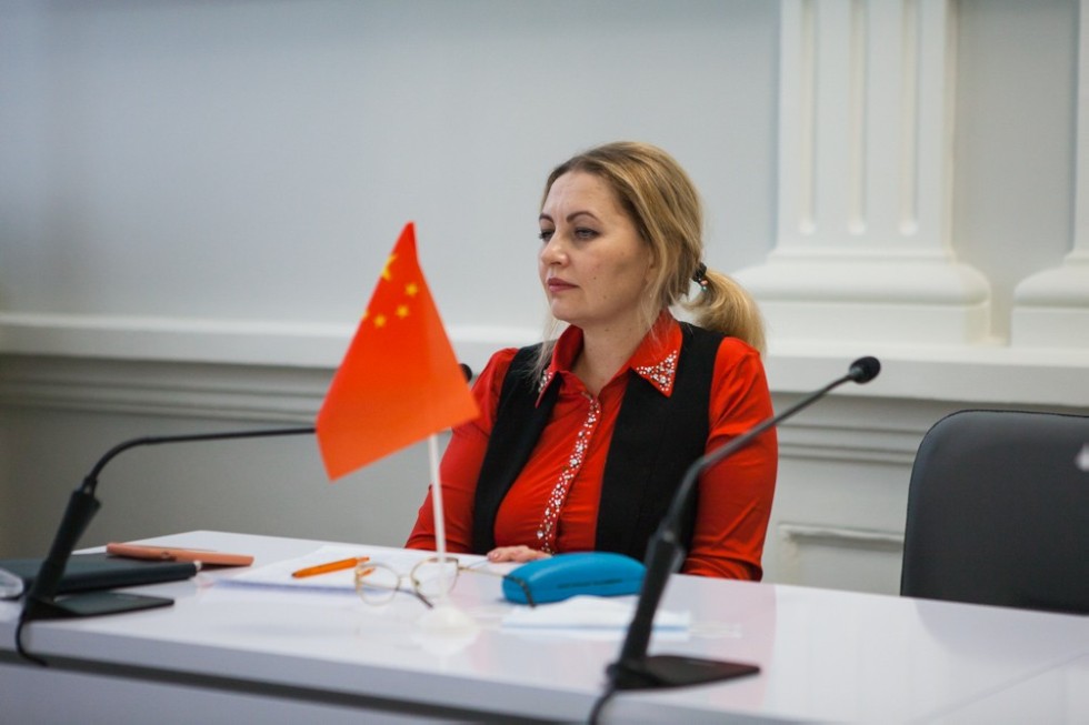 Онлайн-встреча по культурному обмену для китайских и российских студентов 'Цзясин и Елабуга в моих глазах' Онлайн-встреча по культурному обмену для китайских и российских студентов 'Цзясин и Елабуга в моих глазах'