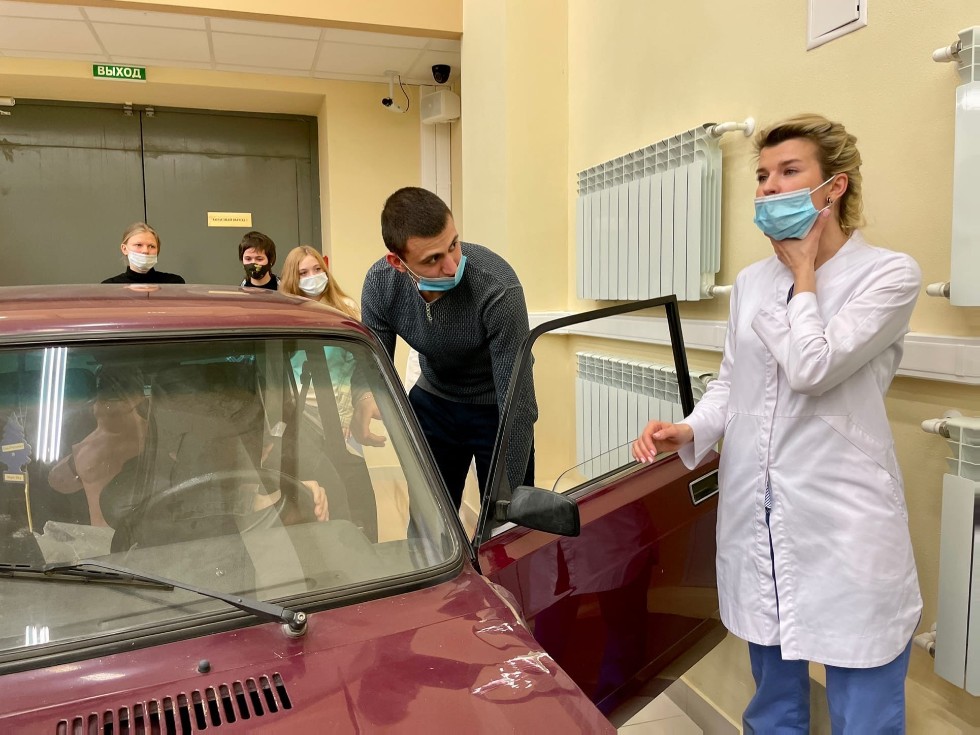 ����������