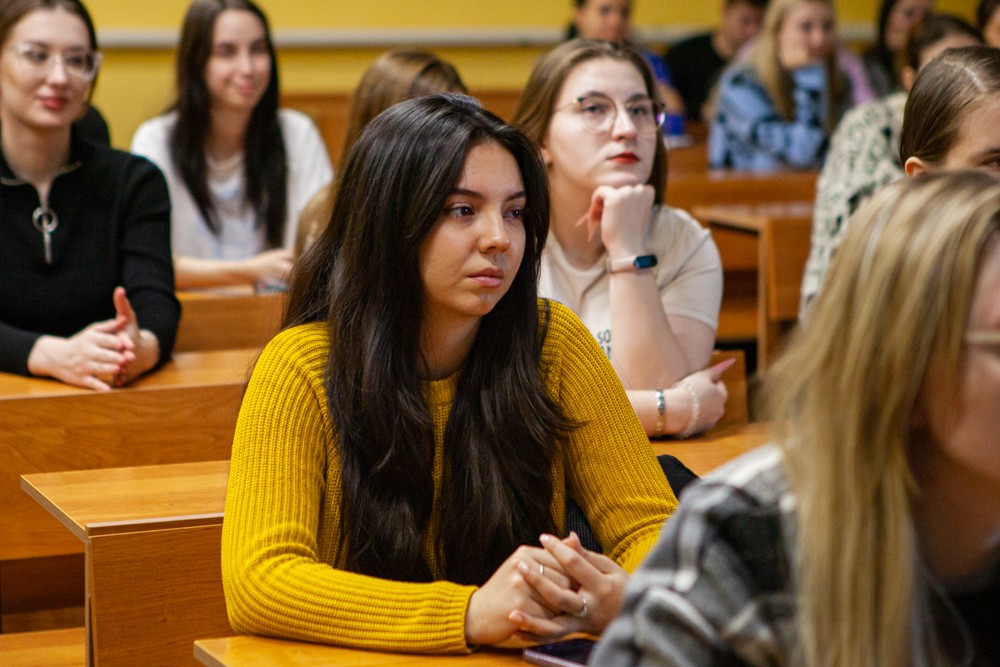 'Кто читает книги, тот думает': прошла публичная лекция к 125-летию Елабужского институт КФУ 'Кто читает книги, тот думает': прошла публичная лекция к 125-летию Елабужского институт КФУ