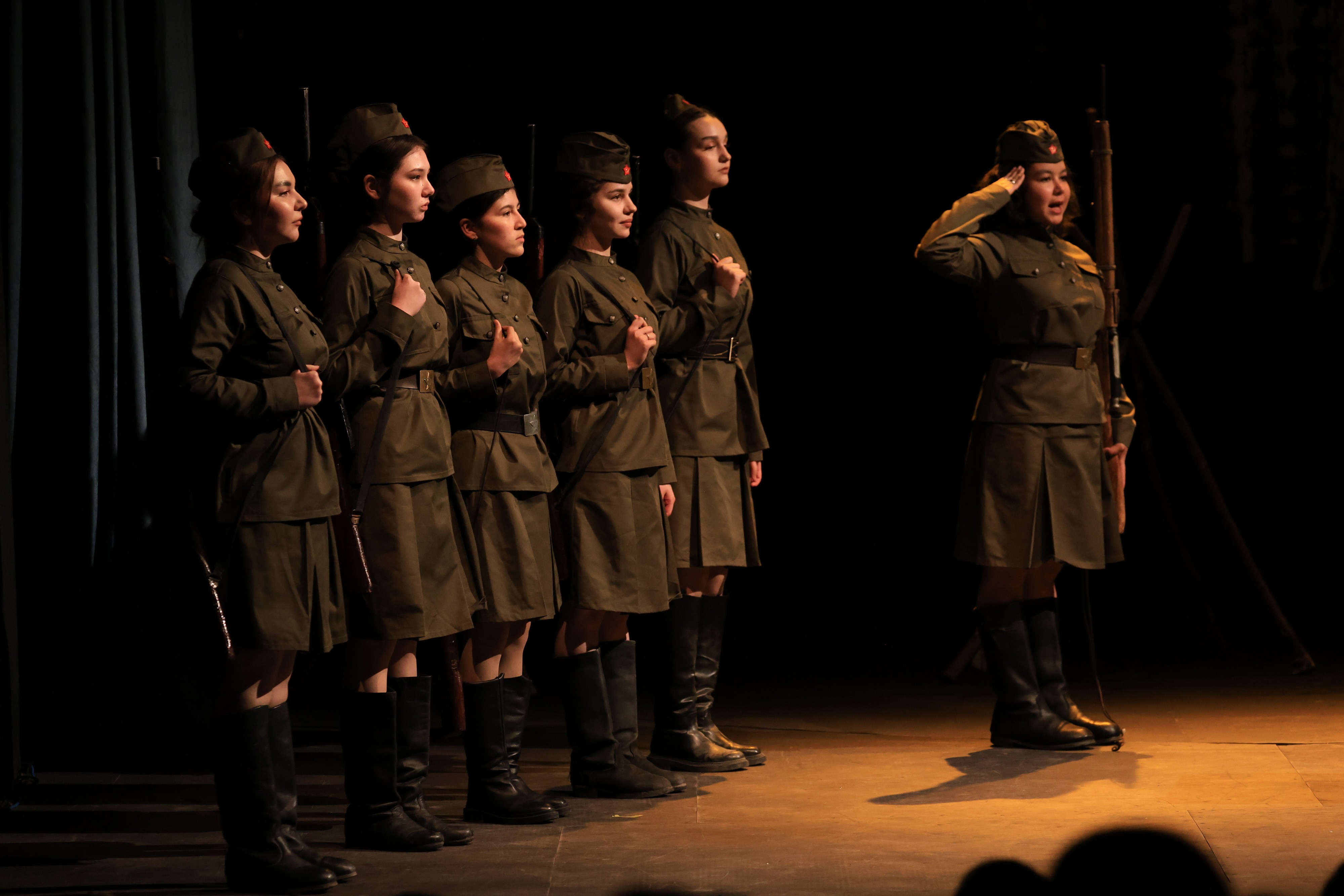 �������� ���������� ������������ ����������� ��������� � 80-����� ������