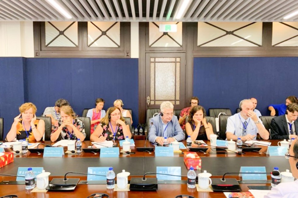 �������������� ������� ����� ���������������� ������ � �������� ��������� '������' ������ �������������� ������ ������