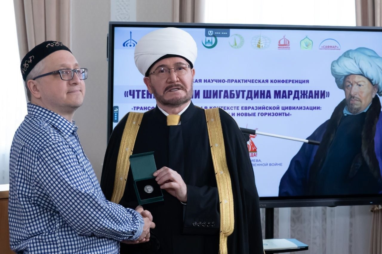 Поздравляем старшего преподавателя кафедры религиоведения с наградой! Поздравляем старшего преподавателя кафедры религиоведения с наградой!