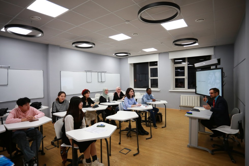 'Литературная Казань' глазами иностранных студентов КФУ 'Литературная Казань' глазами иностранных студентов КФУ