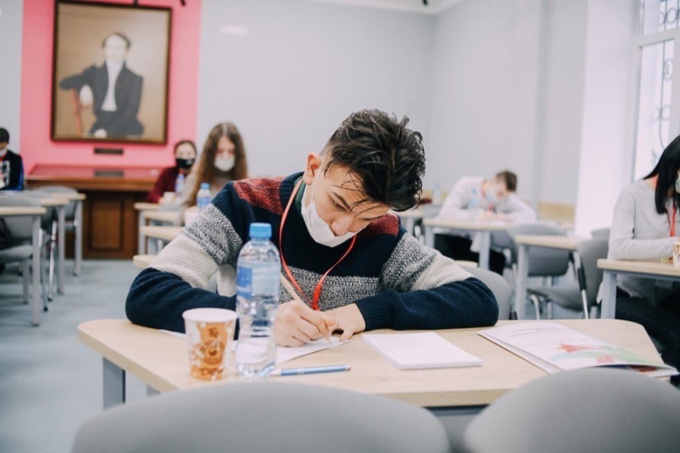 ��������