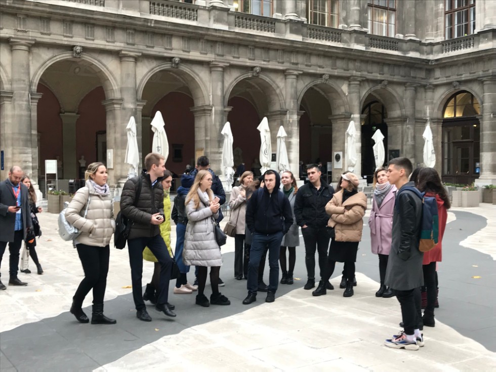 ������������� ���������� ��������� ������� ���������������� � �������������� ���������� � �. ����, �������