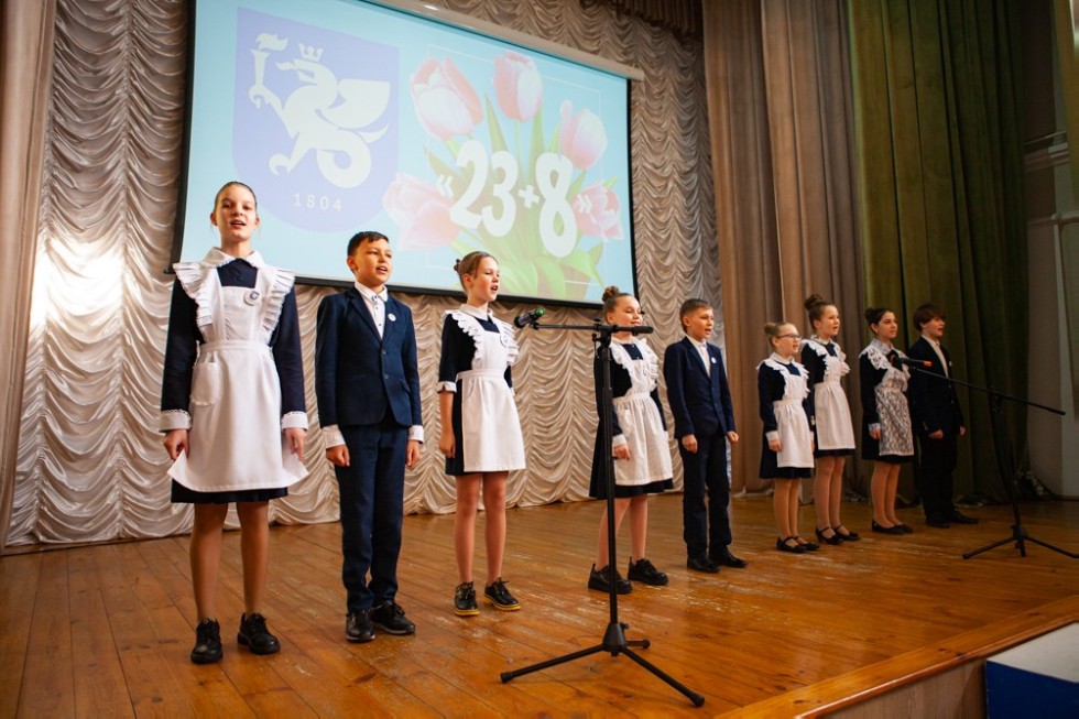 В Елабужском институте состоялся праздничный концерт '23+8' В Елабужском институте состоялся праздничный концерт '23+8'