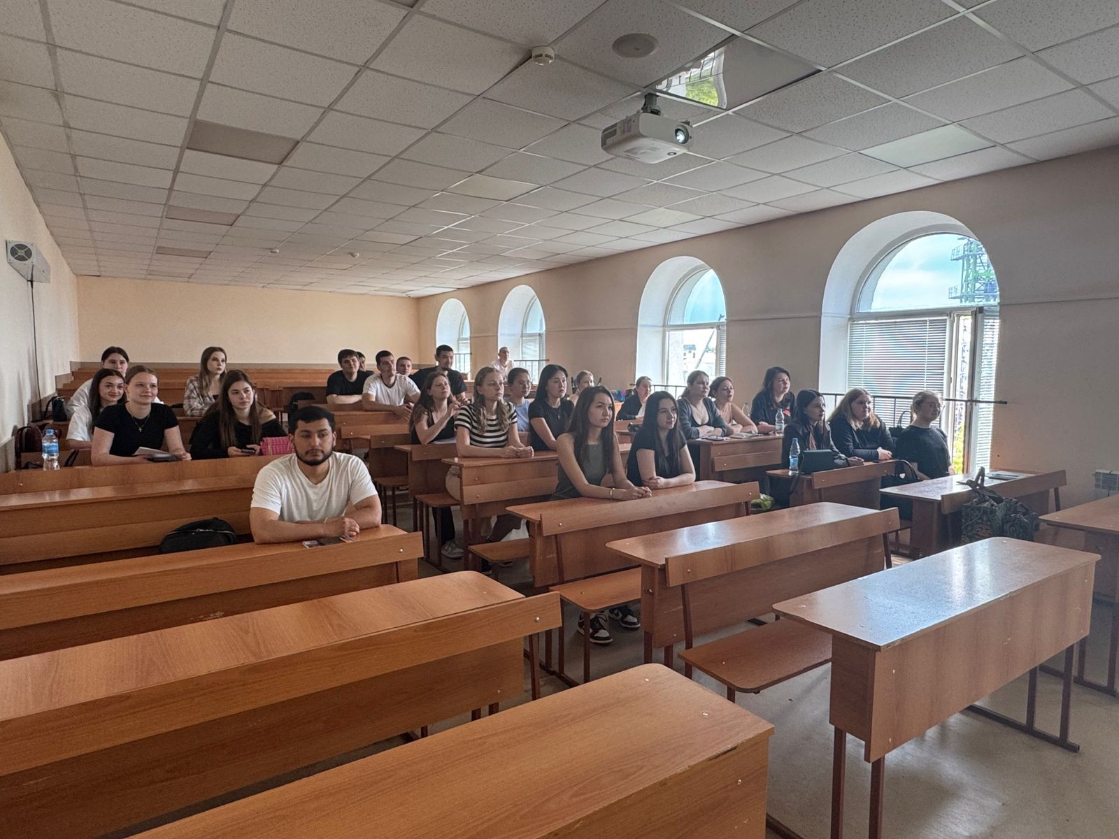 13 июня 2025 года доценты кафедры экономической безопасности и налогообложения провели кураторский час на тему 13 июня 2025 года доценты кафедры экономической безопасности и налогообложения провели кураторский час на тему