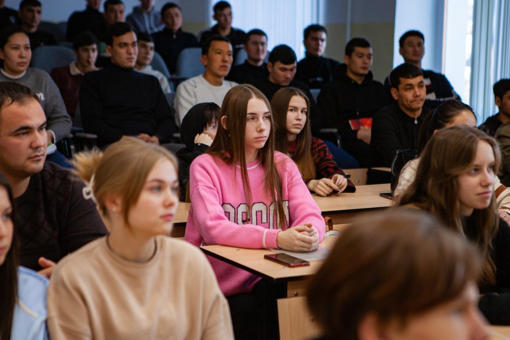 В Елабужском институте КФУ прошла встреча с представителем МВД В Елабужском институте КФУ прошла встреча с представителем МВД