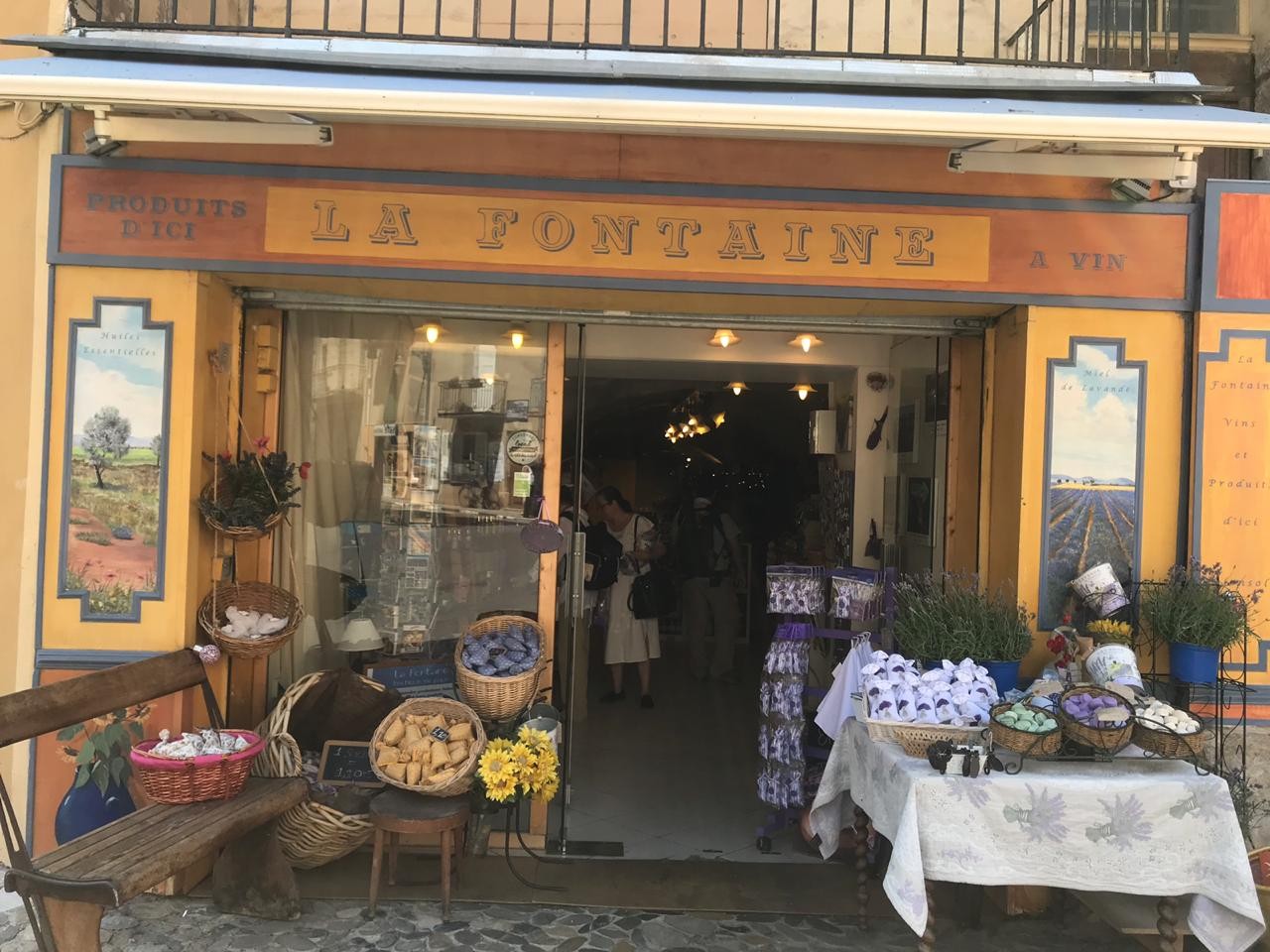 Слушательница Центра романских языков ЦРК UNIVERSUM+ ИМО прошла стажировку во Франции Слушательница Центра романских языков ЦРК UNIVERSUM+ ИМО прошла стажировку во Франции