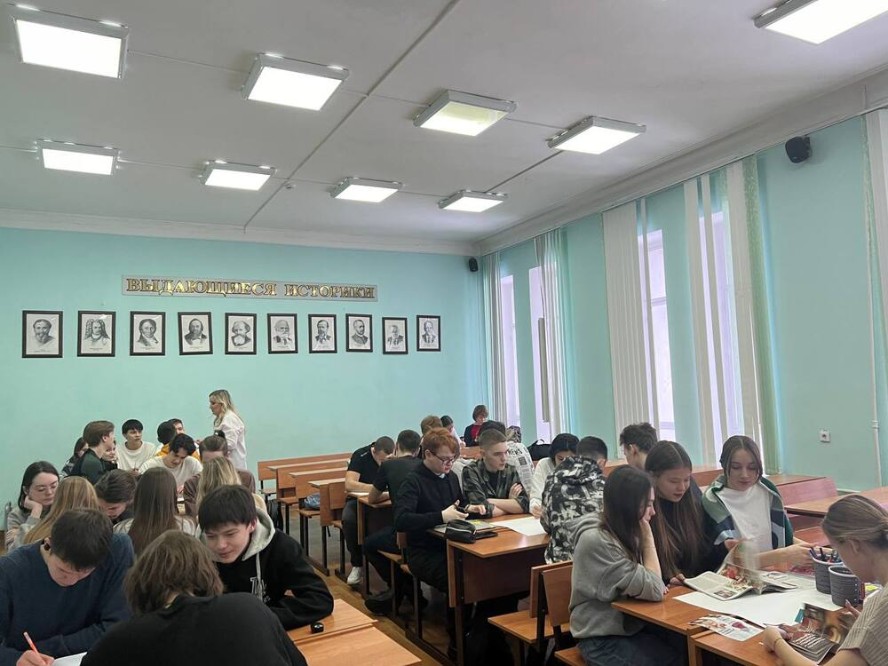 Преподаватели Елабужского института КФУ продолжают работу со школьниками психолого-педагогических классов г. Елабуги Преподаватели Елабужского института КФУ продолжают работу со школьниками психолого-педагогических классов г. Елабуги