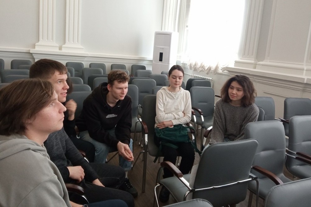 На элективном курсе 'Основы педагогики' обучающиеся психолого-педагогических классов Елабужского муниципального района Республики Татарстан определяют вектор профессионального развития педагога будущего На элективном курсе 'Основы педагогики' обучающиеся психолого-педагогических классов Елабужского муниципального района Республики Татарстан определяют вектор профессионального развития педагога будущего