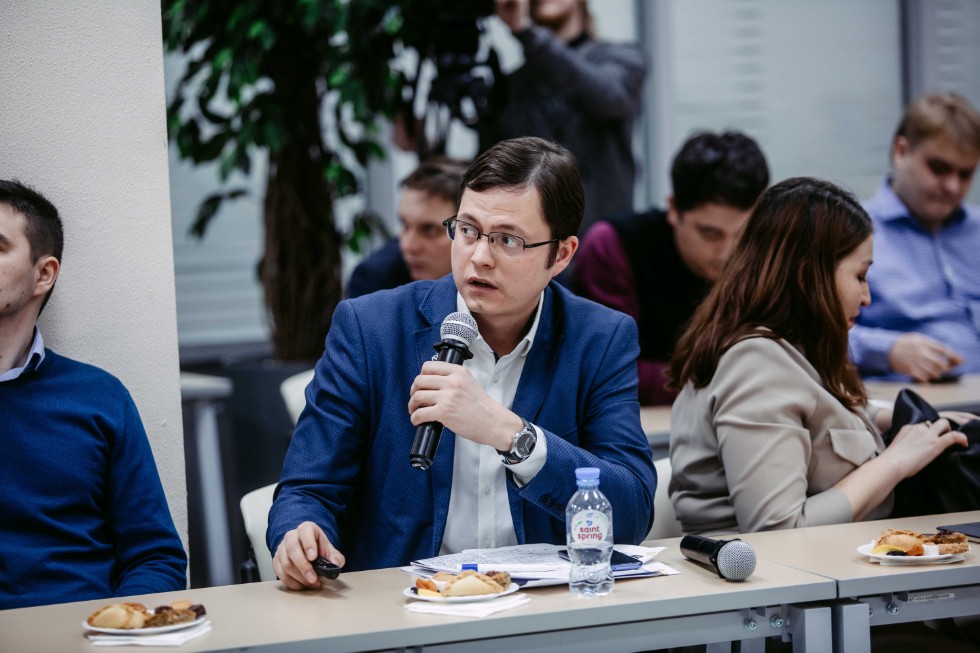 Rector Ilshat Gafurov and young scientists discussed results of 2019 and plans for the future