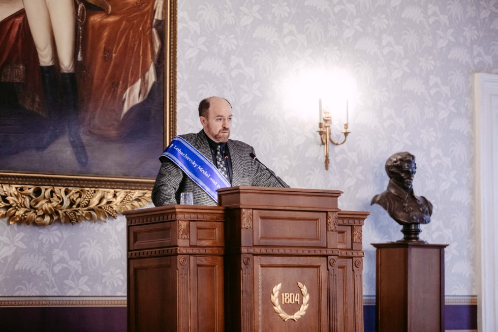 Daniel T. Wise receives Lobachevsky Medal and Prize from Kazan Federal University Daniel T. Wise receives Lobachevsky Medal and Prize from Kazan Federal University