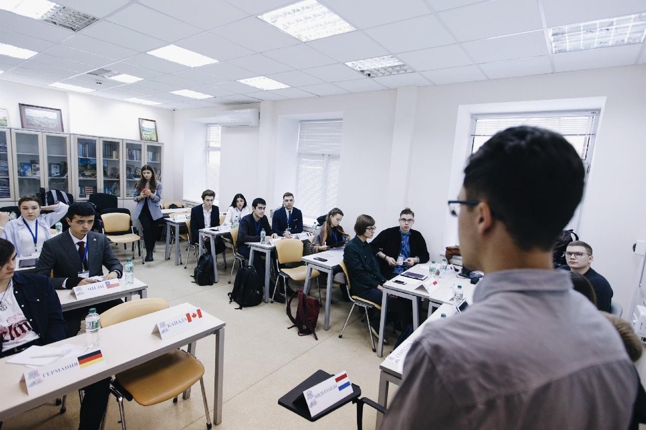 В первый рабочий день Молодежного форума ЮНЕСКО прошли заседания в трех комитетах В первый рабочий день Молодежного форума ЮНЕСКО прошли заседания в трех комитетах