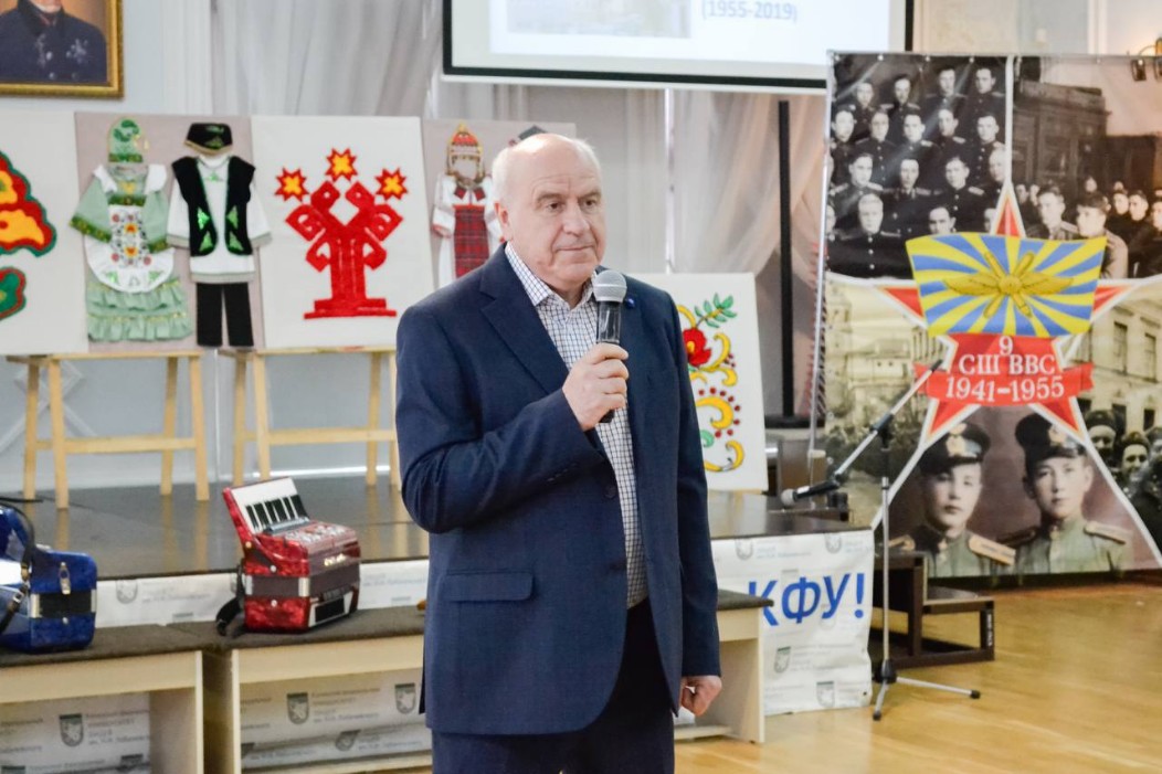 Ветераны КФУ стали почетными гостями в лицее им. Н.И.Лобачевского КФУ Ветераны КФУ стали почетными гостями в лицее им. Н.И.Лобачевского КФУ