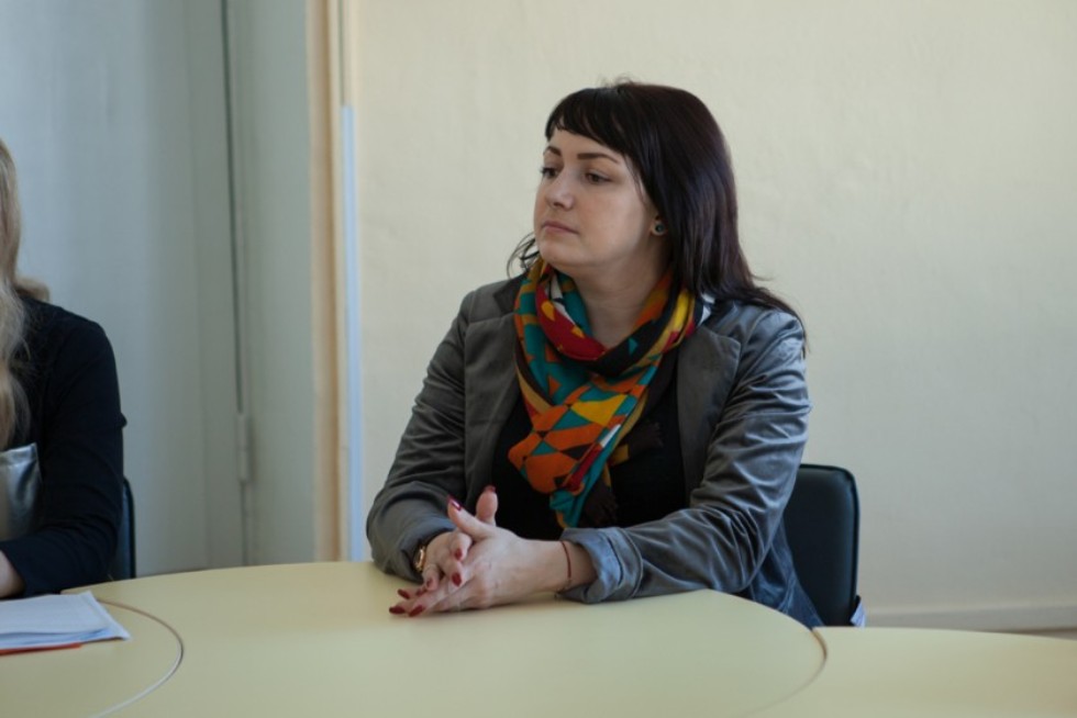 В Елабужском институте КФУ состоялось вручение сертификатов слушателям проекта 'Клуб хороших родителей' В Елабужском институте КФУ состоялось вручение сертификатов слушателям проекта 'Клуб хороших родителей'