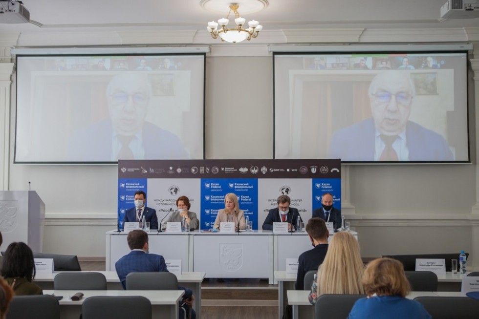 Второй этап Международной зимней исторической школы открылся в Елабужском институте КФУ Второй этап Международной зимней исторической школы открылся в Елабужском институте КФУ