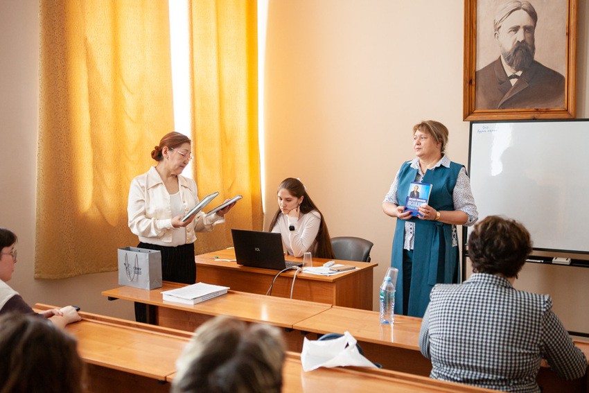 XII Международная тюркологическая конференция проходит в Елабужском институте КФУ XII Международная тюркологическая конференция проходит в Елабужском институте КФУ