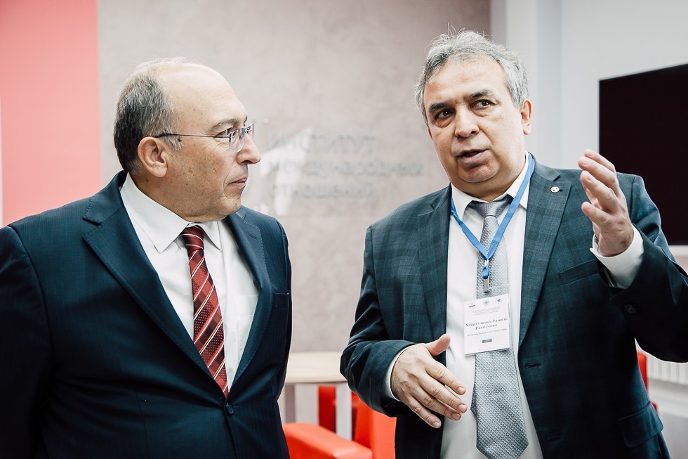 В Институте международных отношений проходит I Международный научный симпозиум 'История и культура Золотой Орды' В Институте международных отношений проходит I Международный научный симпозиум 'История и культура Золотой Орды'