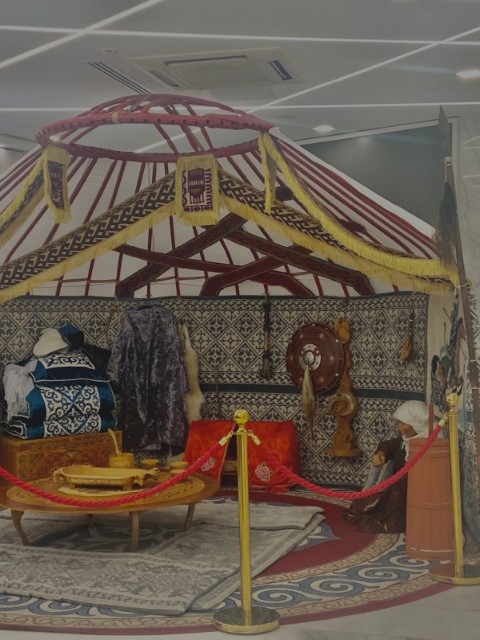 ����������