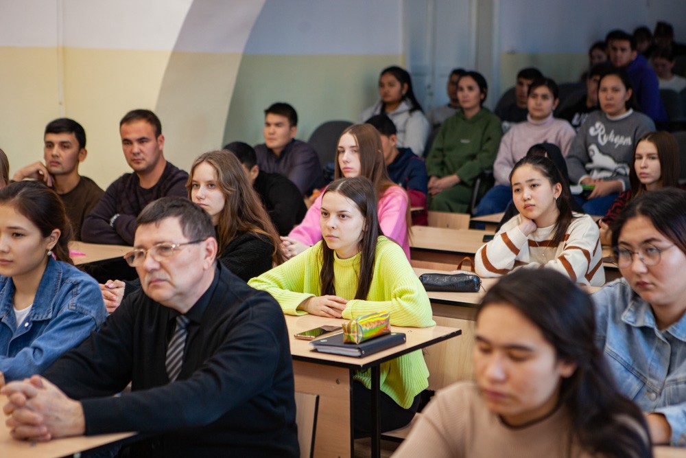 В Елабужском институте КФУ прошла встреча с представителем МВД В Елабужском институте КФУ прошла встреча с представителем МВД