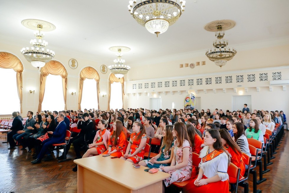 Предстаивтели Института Конфуция КФУ приняли участие в Днях китайской культуры Чувашского государственного педагогического университета им. И.Я. Яковлева Предстаивтели Института Конфуция КФУ приняли участие в Днях китайской культуры Чувашского государственного педагогического университета им. И.Я. Яковлева