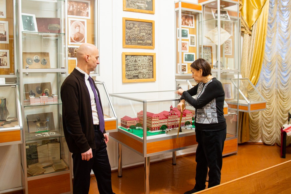 Представители Госкомитета РТ по туризму посетили Елабужский институт КФУ Представители Госкомитета РТ по туризму посетили Елабужский институт КФУ