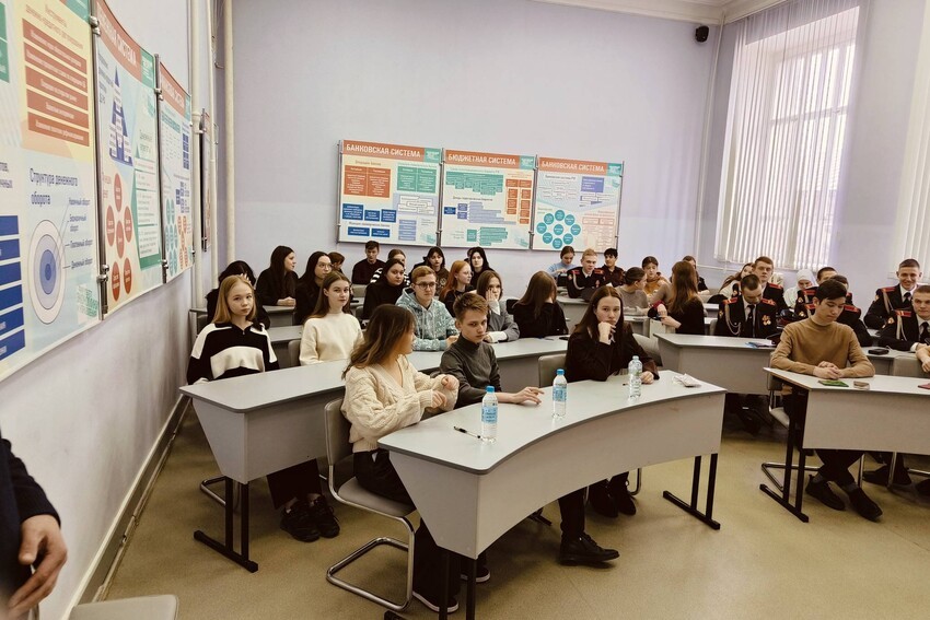 В Елабужском институте КФУ состоялась олимпиада по обществознанию В Елабужском институте КФУ состоялась олимпиада по обществознанию