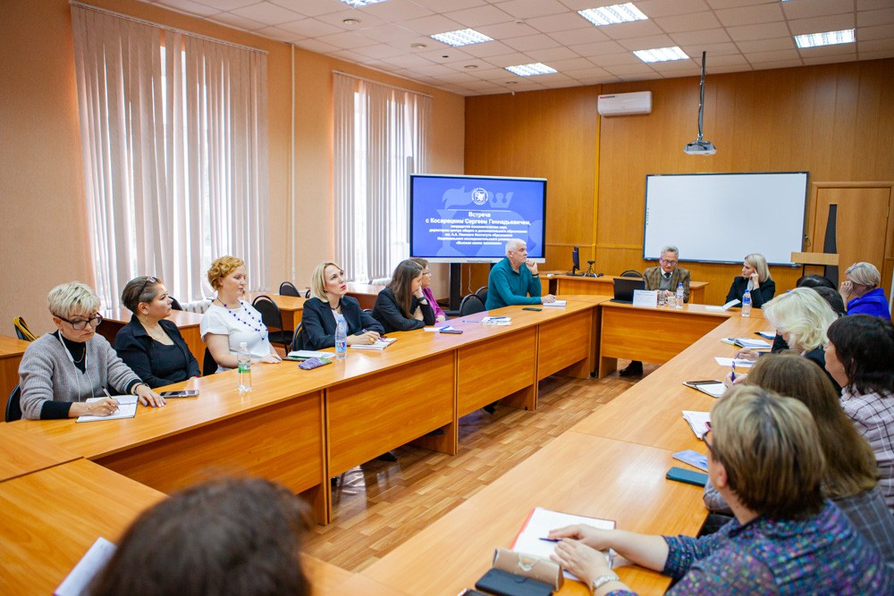 В Елабужском институте КФУ прошла встреча с Сергеем Косарецким, кандидатом психологических наук, директором центра общего и дополнительного образования имени А.А.Пинского ВШЭ В Елабужском институте КФУ прошла встреча с Сергеем Косарецким, кандидатом психологических наук, директором центра общего и дополнительного образования имени А.А.Пинского ВШЭ