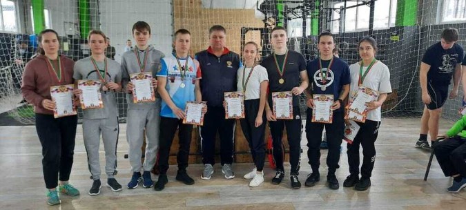 Студенты Елабужского института КФУ успешно выступили на соревнованиях по пауэрлифтингу Студенты Елабужского института КФУ успешно выступили на соревнованиях по пауэрлифтингу