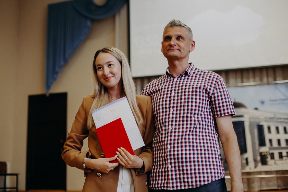 Состоялось торжественное вручение дипломов выпускникам бакалавриата по направлению Состоялось торжественное вручение дипломов выпускникам бакалавриата по направлению