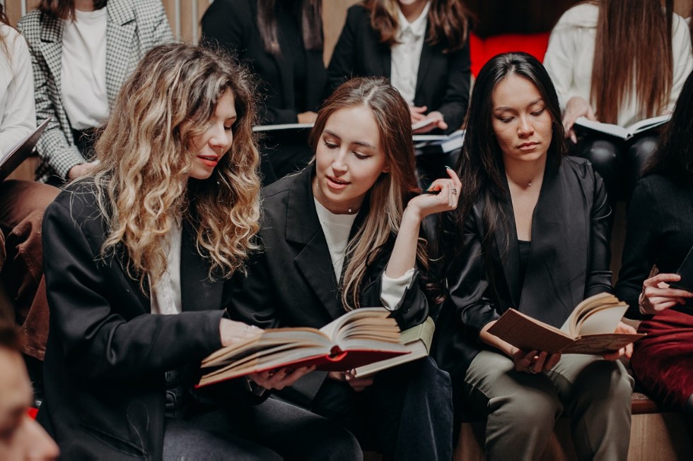 ��������