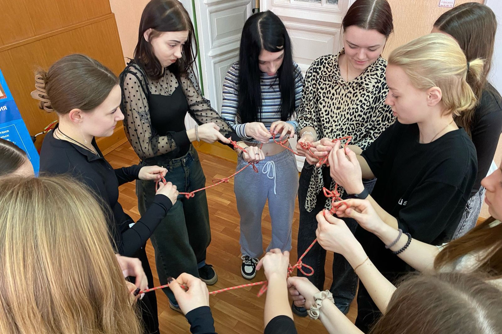 Школьникам из Лисичанска и Рубежное рассказали о направлениях обучения на отделении экономических и юридических наук Школьникам из Лисичанска и Рубежное рассказали о направлениях обучения на отделении экономических и юридических наук