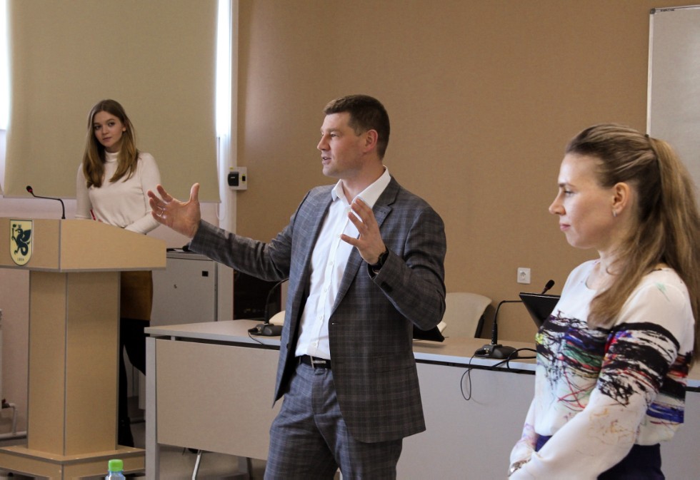 ������ ����� ���������� INVESTCHALLENGE � ������ �������� '��� 100 �����' ��������� '������� �������������'