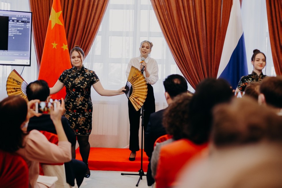 День китайского языка отпраздновали в Генеральном консульстве КНР ,имо