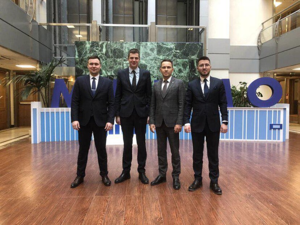 ������� ����� � ����� (�) ��� ��